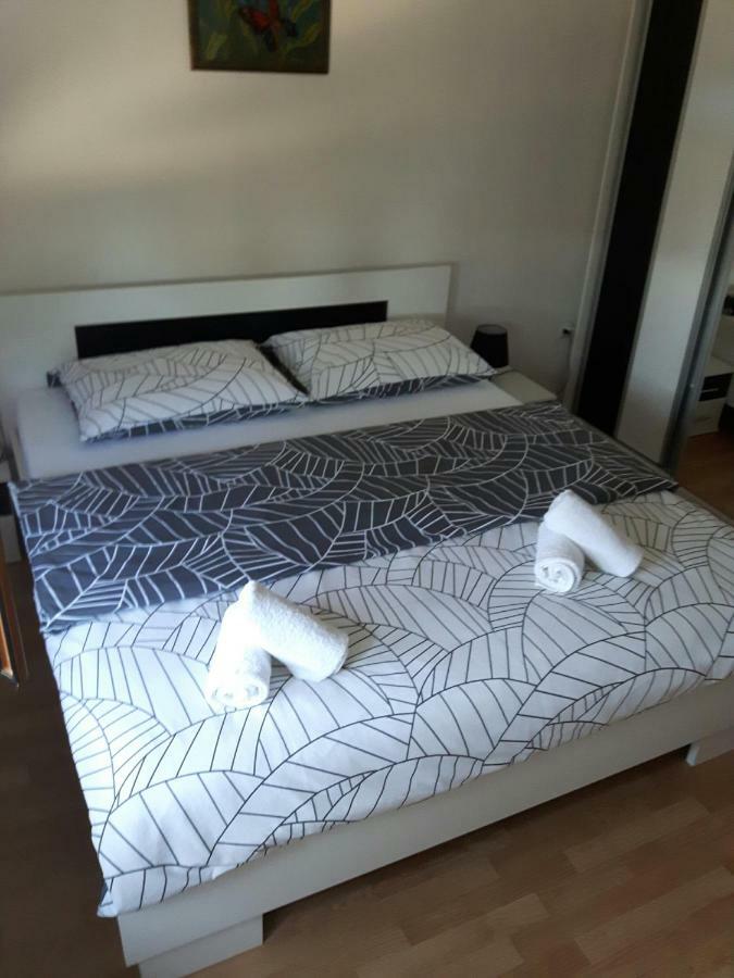 Apartman Petra & Tena Слуни Экстерьер фото