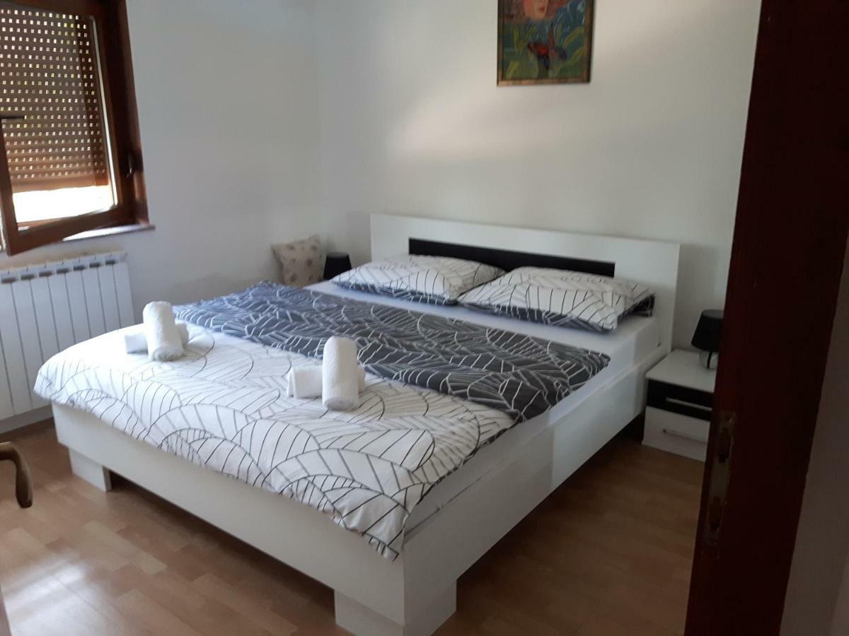 Apartman Petra & Tena Слуни Экстерьер фото