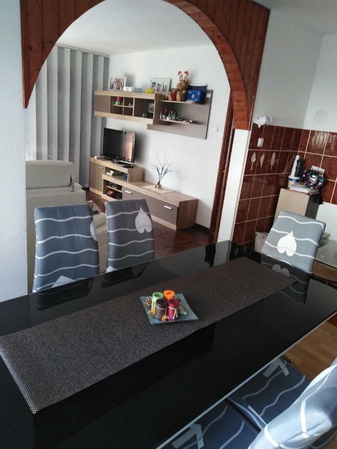 Apartman Petra & Tena Слуни Экстерьер фото
